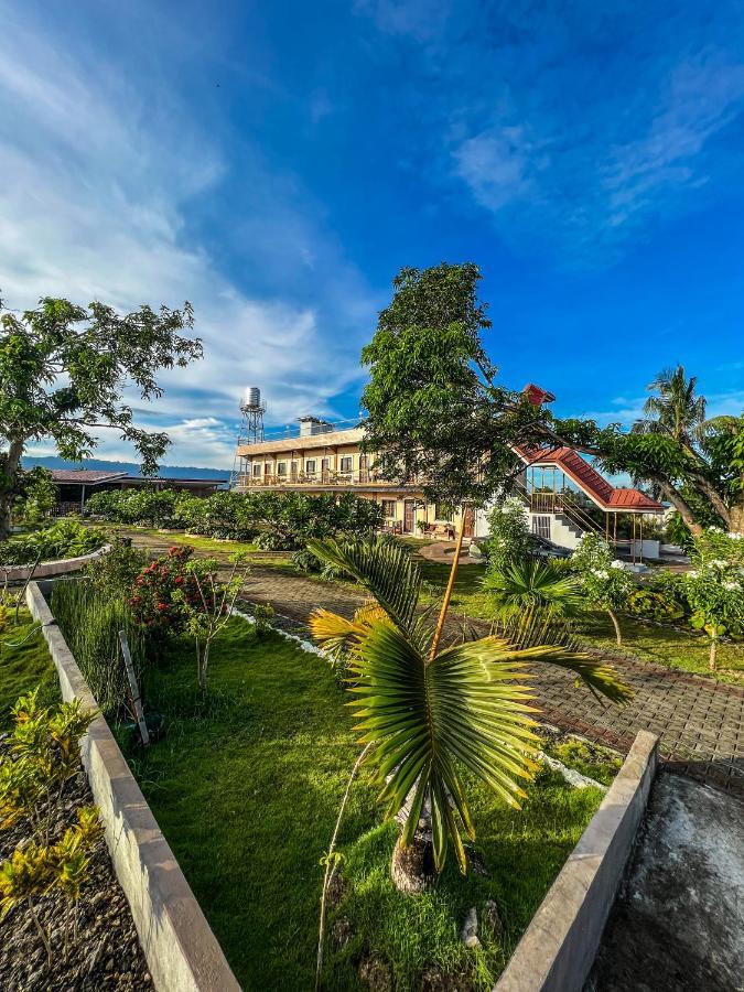 La Plumerias Moalboal Exterior photo
