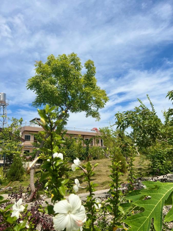 La Plumerias Moalboal Exterior photo