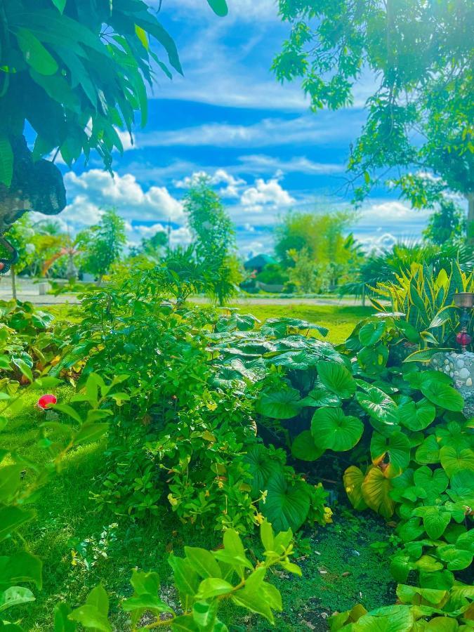 La Plumerias Moalboal Exterior photo
