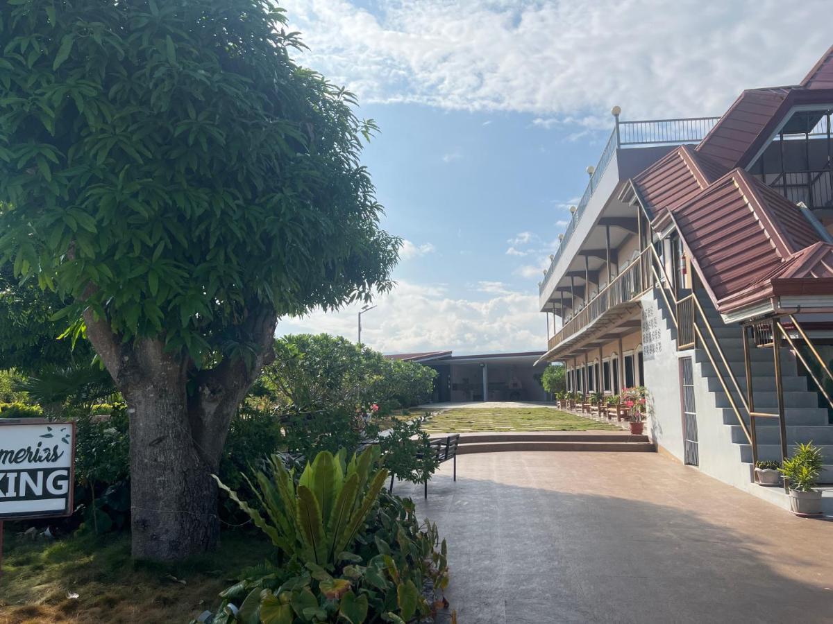 La Plumerias Moalboal Exterior photo