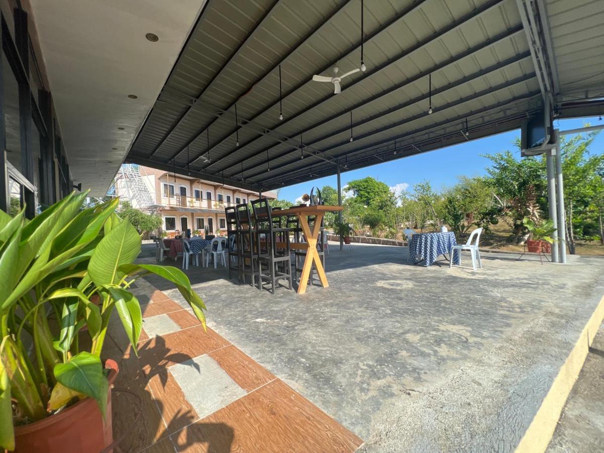 La Plumerias Moalboal Exterior photo