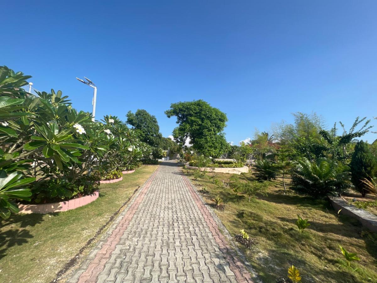 La Plumerias Moalboal Exterior photo