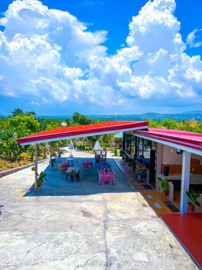 La Plumerias Moalboal Exterior photo