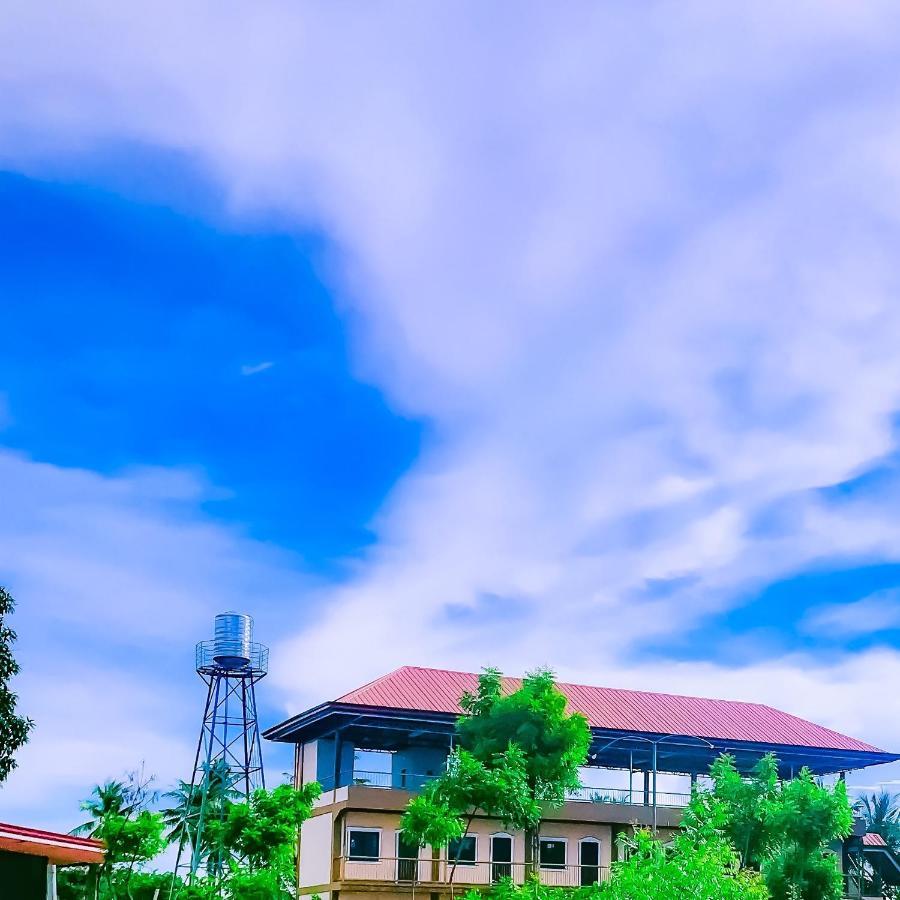 La Plumerias Moalboal Exterior photo
